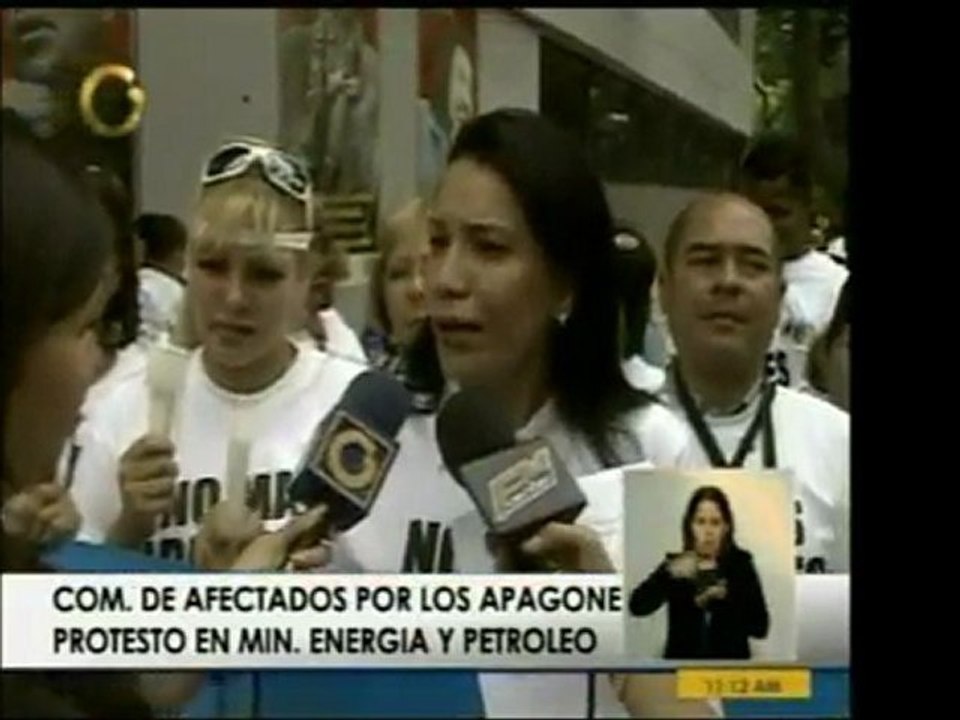 El Comité de Usuarios afectados por los apagones protestó fr