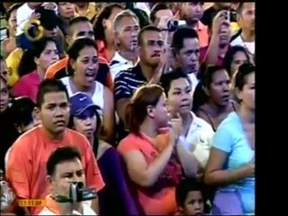 Anoche varios grupos de gaita se congregaron junto al pueblo