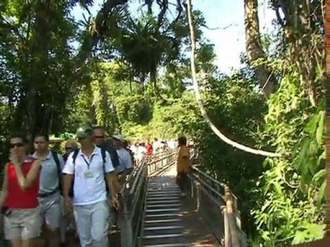 Brésil Argentine les magnifiques chutes de Iguaçu ( Argentina Brazil Iguazu Falls magnificent )