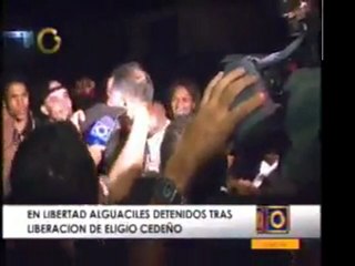 @Globovision Salida de los dos alguaciles implicados en el c