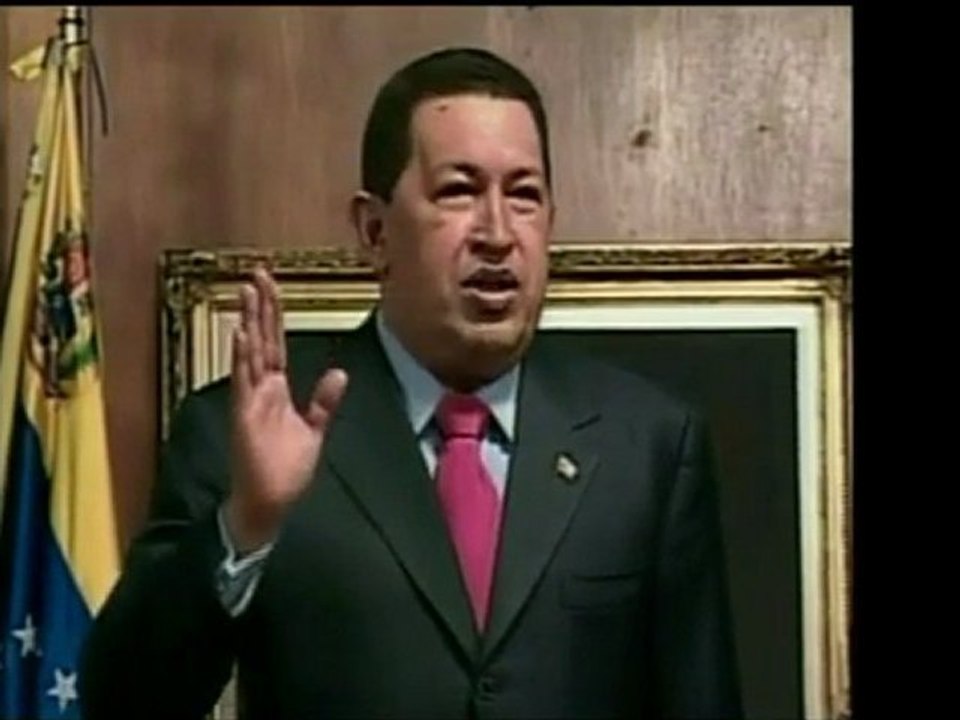 Mientras entregaba créditos hipotecarios, el Pdte. Chavez ap