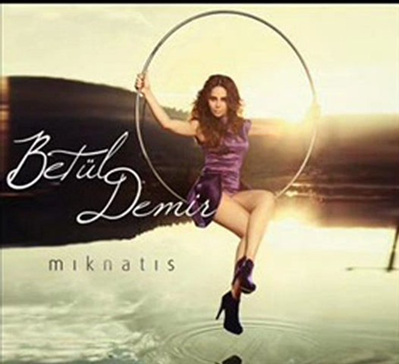 Betül Demir - Hop Dedik / 2011 Yeni Parça