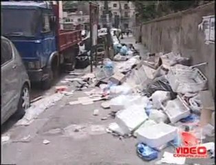 Napoli - Una Pasqua di Munnezza