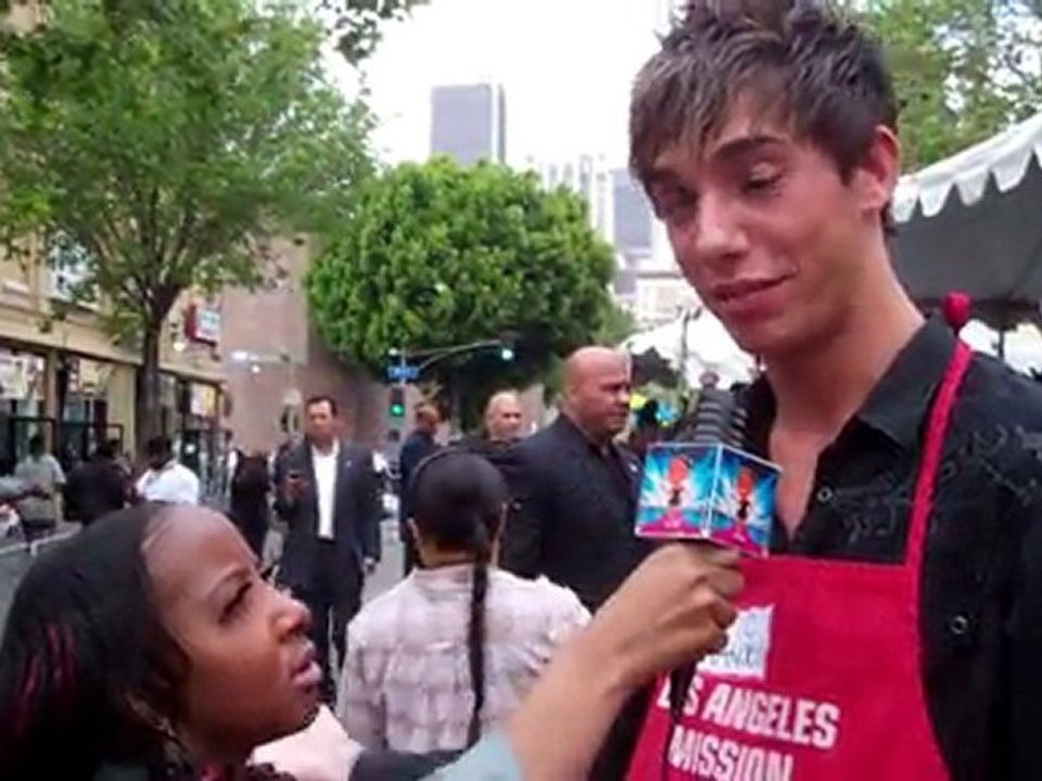 Eric Ronald Kandell Gives back to the Homeless