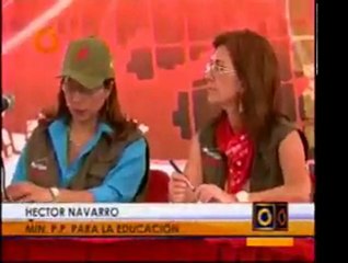 Ministra Tania Díaz juramentó a comandos de guerrilla comuni
