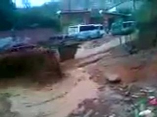 fotos muy importante el junquito un colapso....