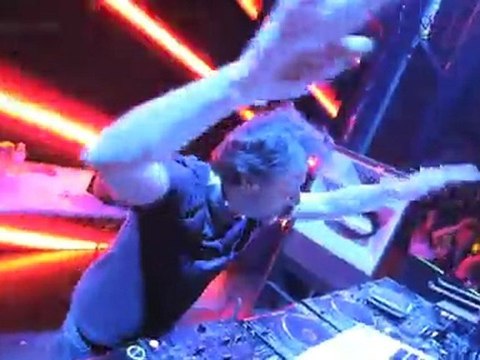 Benny Benassi 'Spaceship' LIVE!