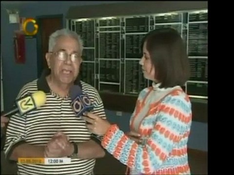 Esposa de Simón Díaz reporta que el cantante responde satisf