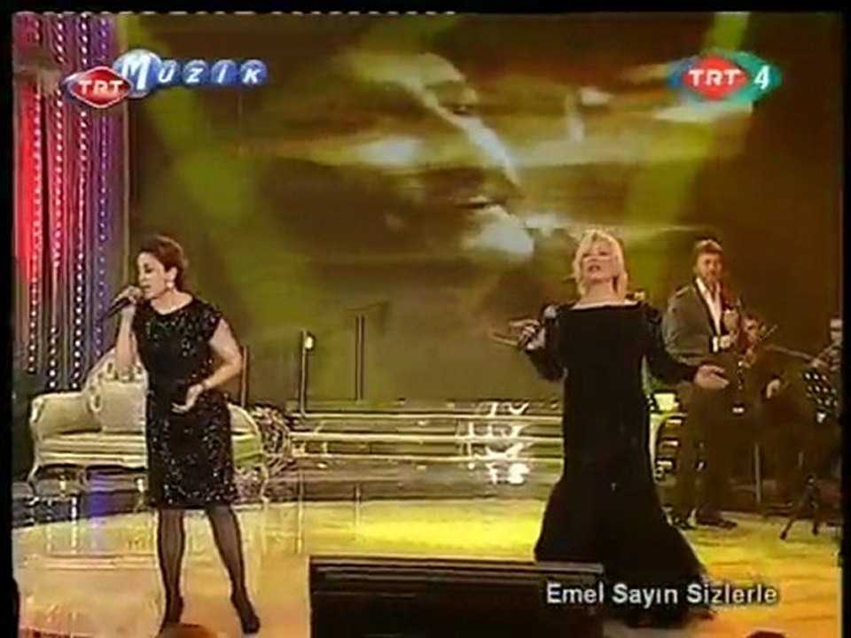 Emel Sayin & Askin Nur Yengi ~ Daglar daglar (Baris Manco anisina)