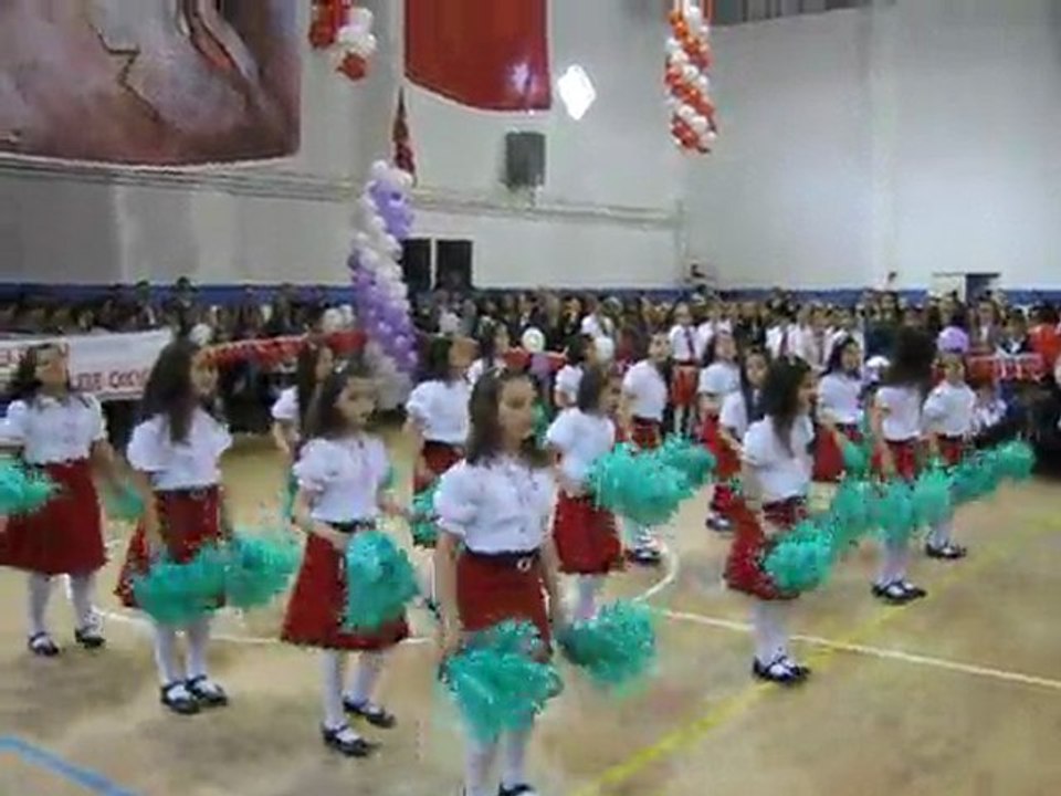 23 Nisan 2011 Emine Uçar ve Emine Şenel Ront Gösterisi