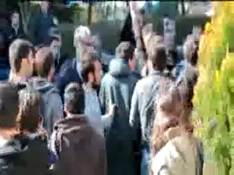 Marmara Üniversitesi Göztepe yerleşkesinde taşlı sopalı kavga