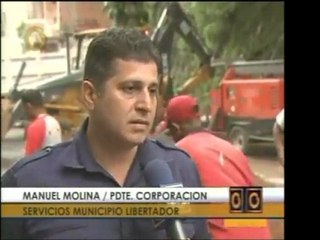 Alc. de Libertador repara bote de aguas negras en la Av. Mor