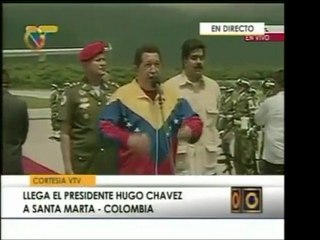 El Primer Mandatario venezolano, Hugo Chavez, llega a Santa