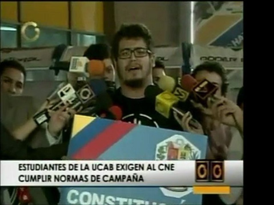 Estudiantes de la UCAB acudieron al CNE a exigirle que haga