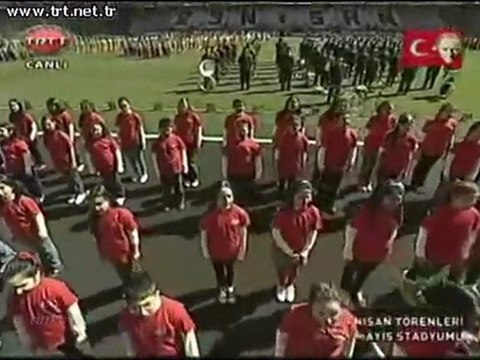 2 Çocuklar şarkı 23 Nisan kutlamaları 2011