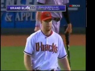 El jardinero Carlos González tuvo gran noche con el madero a