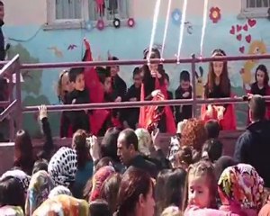 hayatican REÇBER 23 NİSAN 2011 KUTLAMASI (HALK OYUNLARI)