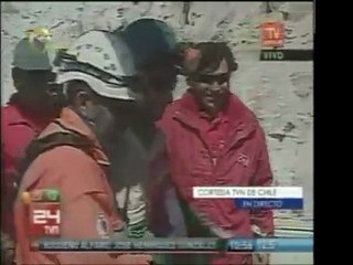 Agradecimientos de Carlos Barrios, 13 minero rescatado,  y l