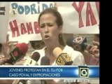 Jovenes venezolanos acuden al TSJ para protestar por el caso