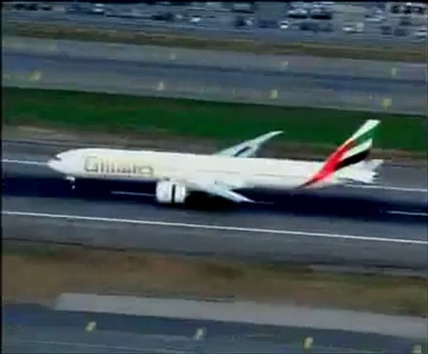 Avion de pasajeros aterrizó en Nueva York escoltado por dos