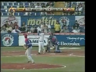 Los Navegantes del Magallanes vapulearon a los Tiburones de