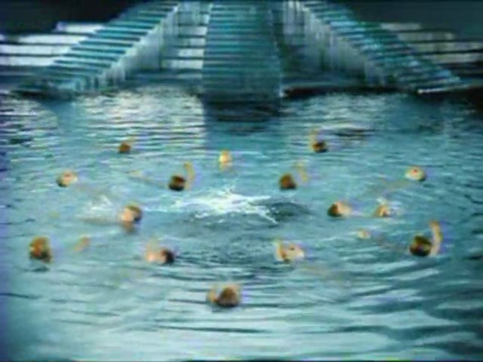 Publicité - Evian / Natation synchro avec les bébés (Bye Bye Baby) 2001