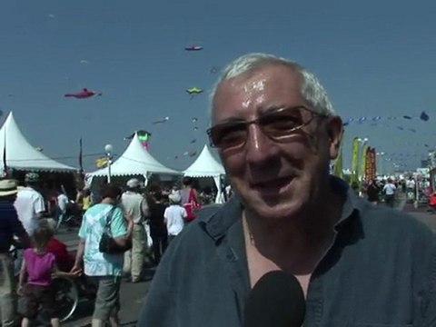 Cerfs-volants: affluence et soleil aux rencontres de Berck-sur-Mer