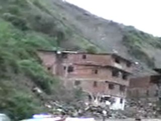 derrumbe de casa carretera vieja la guaira