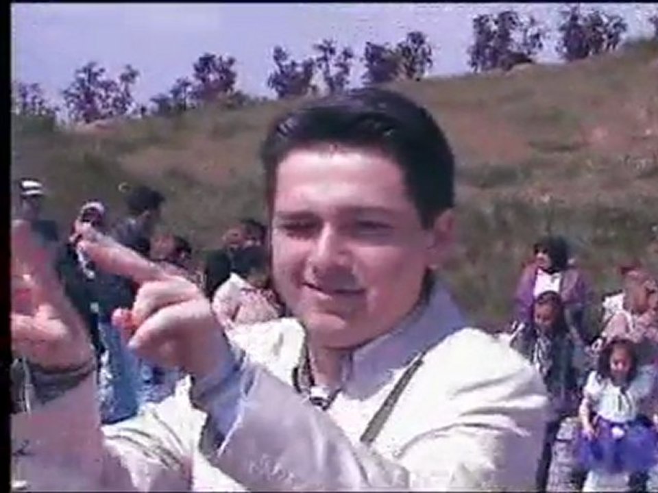 özgür ve ailesi...