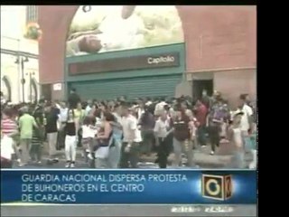 Trabajadores informales cerca de Capitolio, Av. Baralt, prot