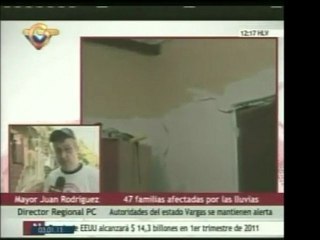 El mayor Juan Carlos Rodríguez, de PC de Vargas, reporta la