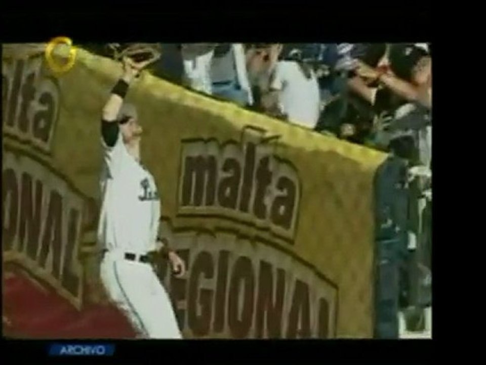 El importado Josh Kroeger, de los Leones del Caracas, fue de