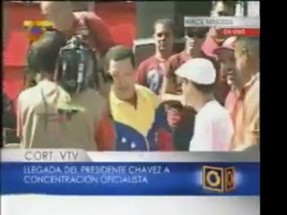 Llegada del presidente Chávez a tarima dispuesta en Miraflor