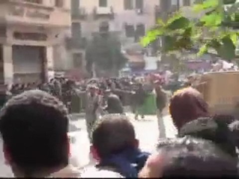 Protestas en Egipto cerca de la plaza Tahrir pidiendo la sal