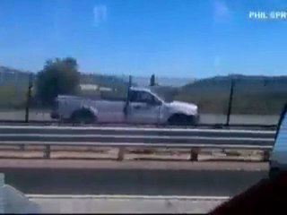 Aficionado capta impactante video en un choque de una camion