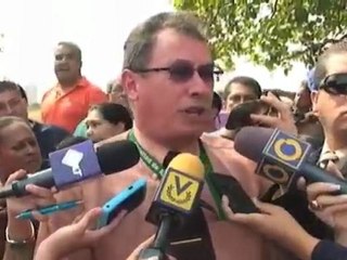 Reubican a 100 niños tras colapso de sistema de aguas negras