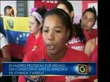Al menos 60 madres protestaron por décimo día ante la sede d