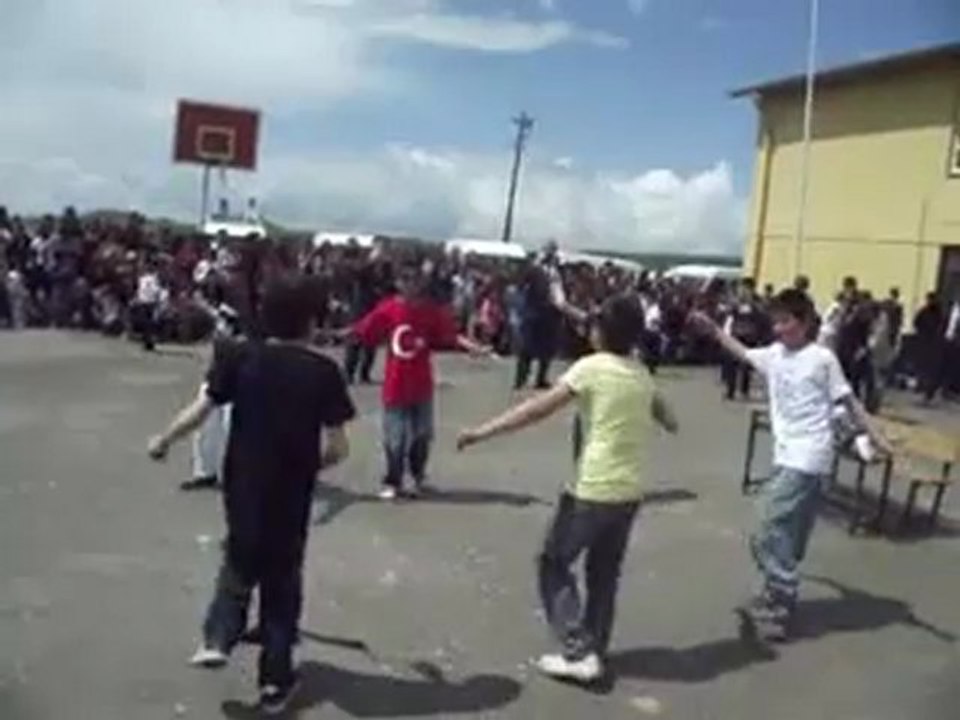 GÖÇERİ İLKÖĞRETİM OKULU-23 NİSAN GÖSTERİSİ