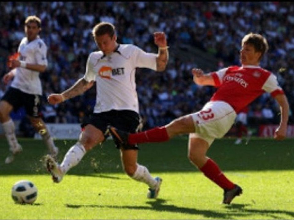 Bolton 2-1 Arsenal: Van Persie great-strike, Cohen header, Szczesny penalty-saved