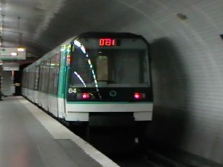 MF88 : Départ de la station Louis Blanc sur la ligne 7bis du métro parisien