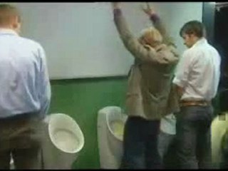 0246 - 10 façons d'aller aux toilettes