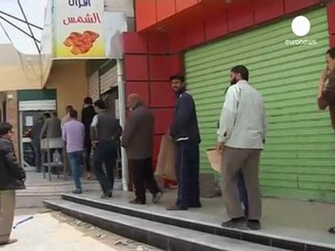 Libia: raid Nato su Tripoli. Distruttol'ufficio di Gheddafi