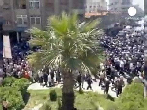 Bloody crackdown on Syrian protesters continues