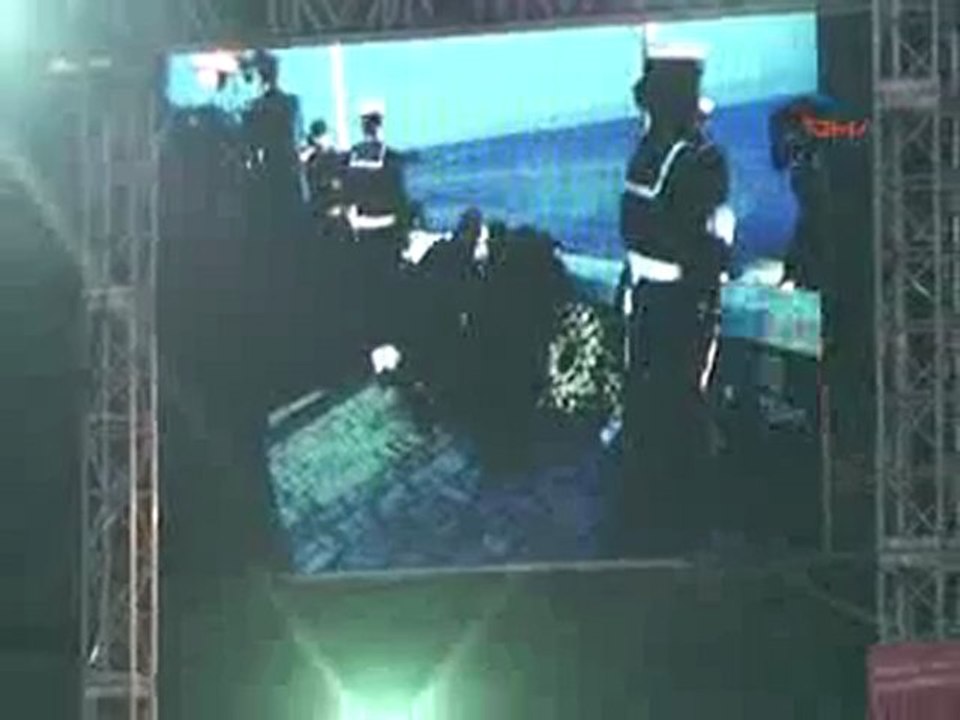 Anzaklardan şafak ayini