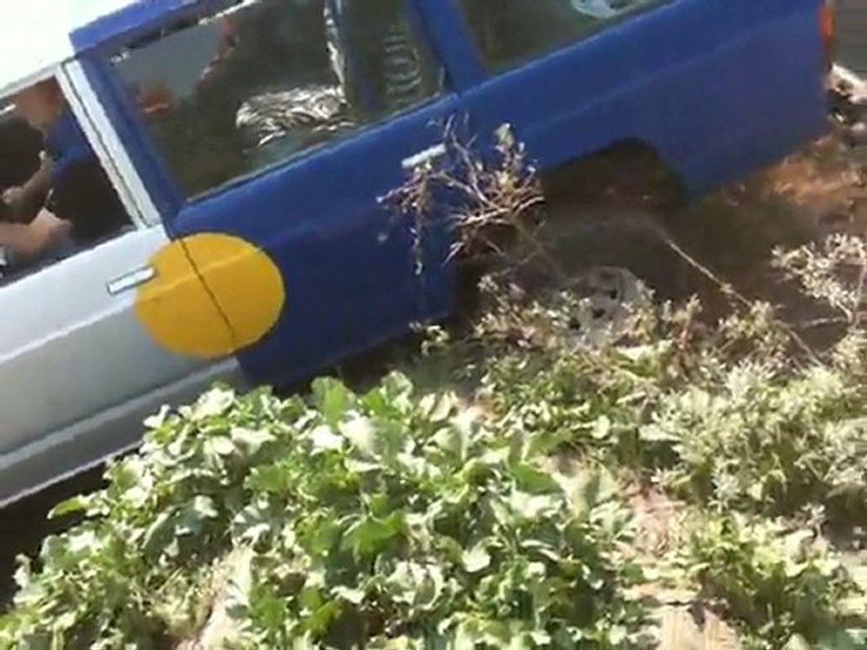 tof et son nissan en pleine action