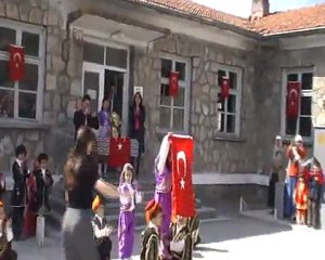 Yeşilköy 23 Nisan 2011 Bölüm 2 B