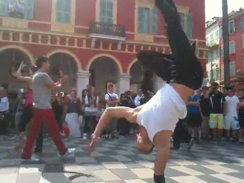 Show de SoSo des Echos-Liés Nice place Masséna