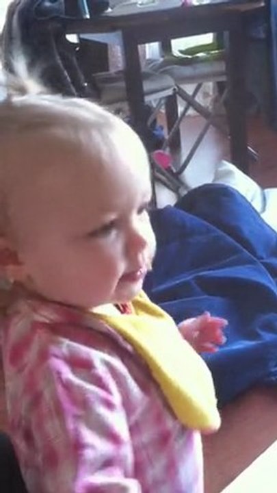 Sasha danse ... un peu :) 6 avril 2011