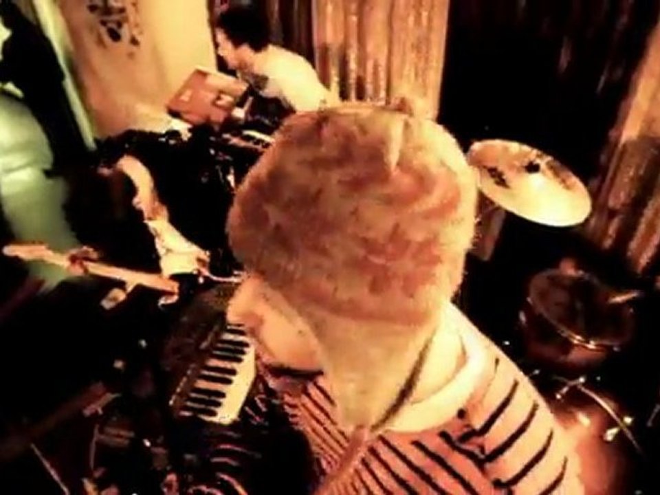 Does It Offend You, Yeah "The Monkeys Are Coming"