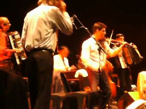 MUSIQUE DES BALKANS : le pipeau magique (2)